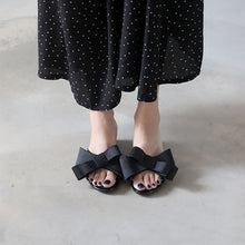Load image into Gallery viewer, 38/5000 Real silk butterfly-knot slippers women