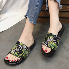 Load image into Gallery viewer, Cute Summer Women Leopard Beach Slippers