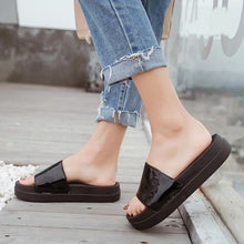 Load image into Gallery viewer, Diamond Bling Beach Slippers